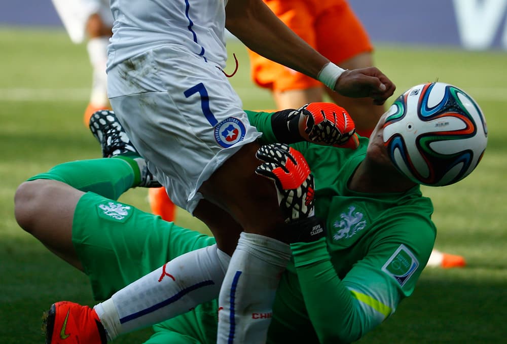 قصة مصورة: الطاحونة الهولندية تعبر فوق تشيلي وتسجل العلامة الكاملة