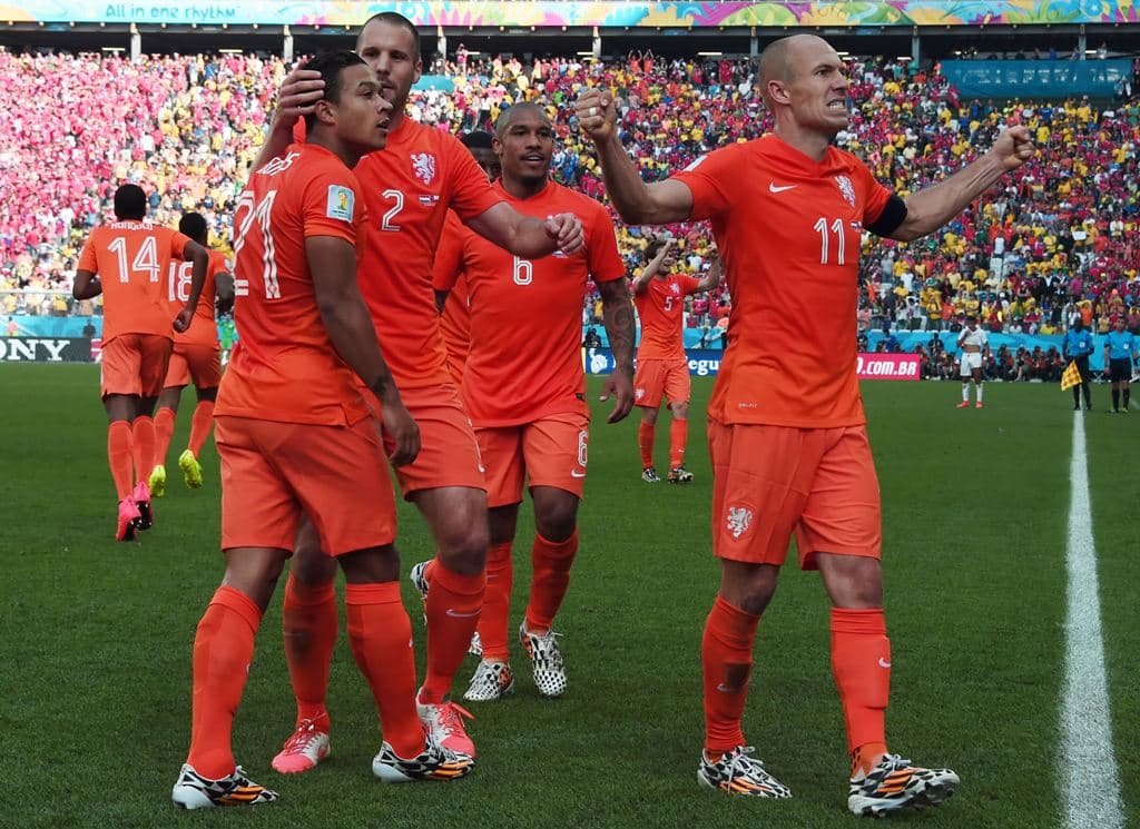 قصة مصورة: الطاحونة الهولندية تعبر فوق تشيلي وتسجل العلامة الكاملة