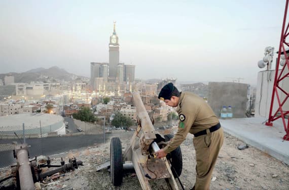 مدفع رمضان يعود
بـ 150 طلقة
بعد صمت 11 شهرا