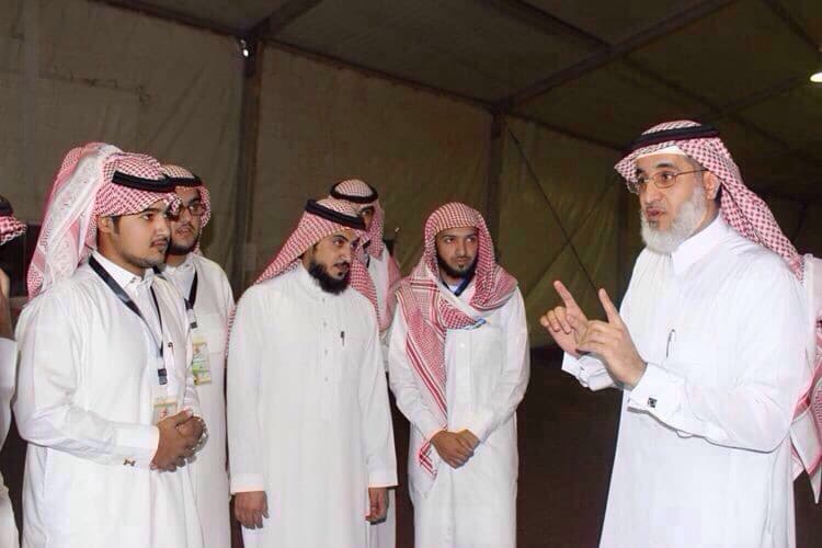 ٢٠  شابا يؤسسون فريقا تطوعيا في رفحاء