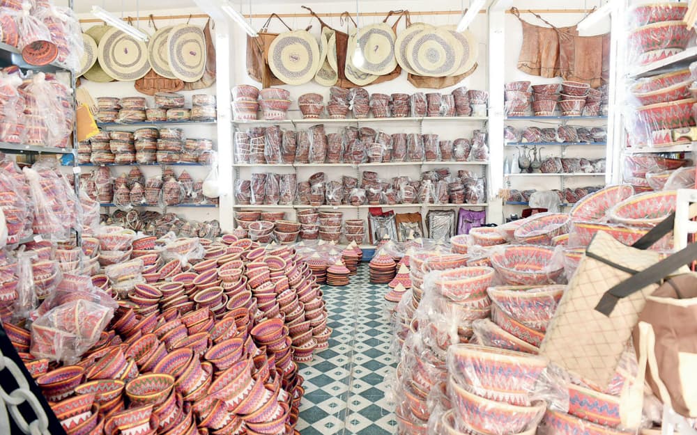 الأواني القديمة تزيّن السفرة الرمضانية في نجران