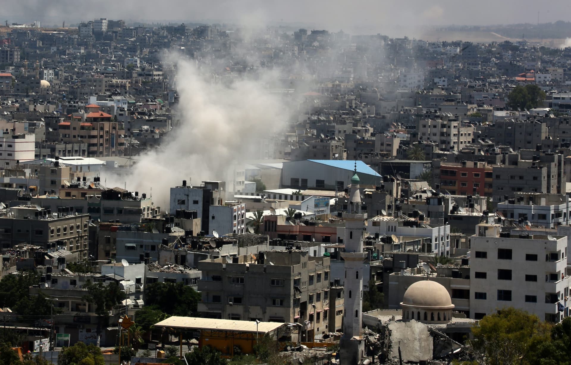 بعد قصف مدرسة تابعة للأمم المتحدة في غزة.. الأمين العام "مصدوم"