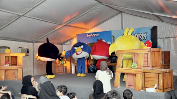 .. و«أنجري بيرد» تشهد إقبالا كبيرا 
من «أطفال جدة»