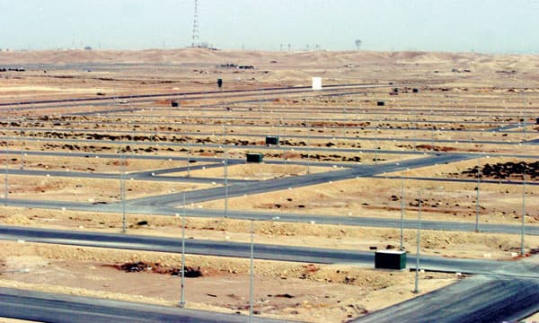 صرف حقوق مساهمي «جوهرة المقبل» و«الحرة الشرقية»