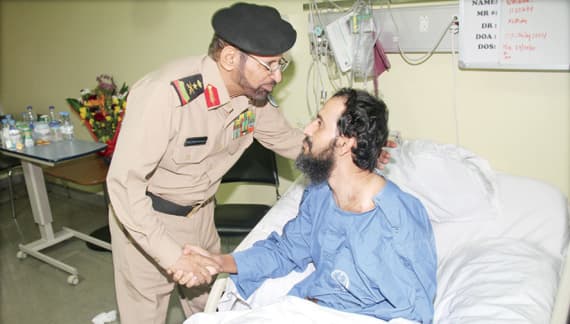 الفريق السواط يوقع صرف مستحقات عسكريين .. ويلقى ربه