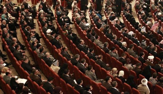 أقارب مخطوفين يقتحمون البرلمان العراقي