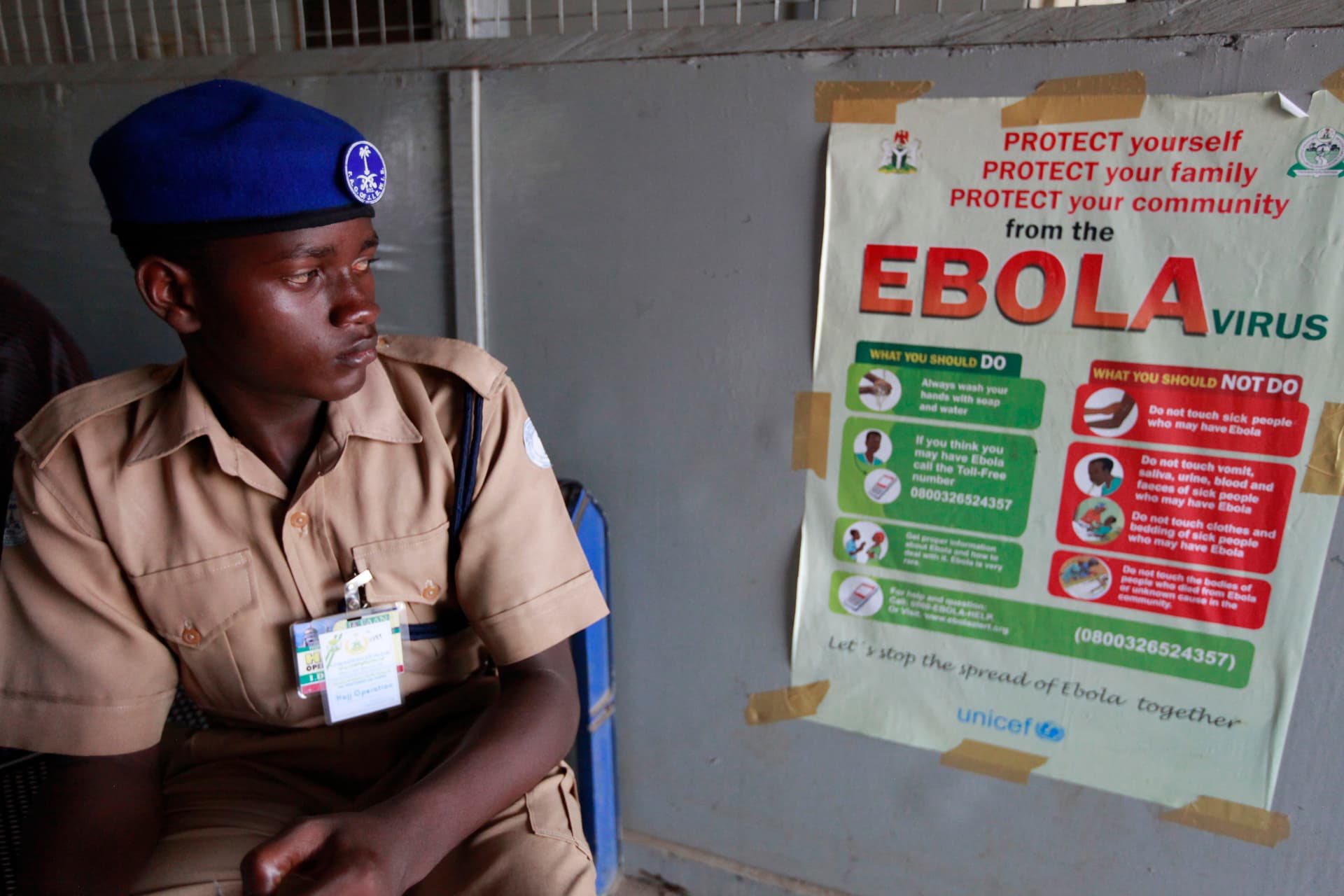 مقتل 6 على الأقل من أعضاء فريق للتعريف بفيروس إيبولا في غينيا