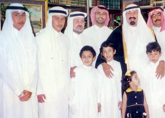 عزيز ضياء.. اختار لنفسه اسما أدبيا تكريما لزوج والدته