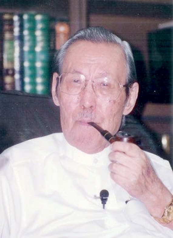 عزيز ضياء.. اختار لنفسه اسما أدبيا تكريما لزوج والدته