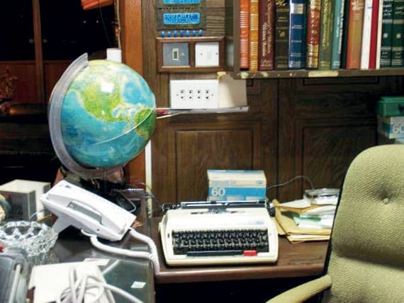 عزيز ضياء.. اختار لنفسه اسما أدبيا تكريما لزوج والدته