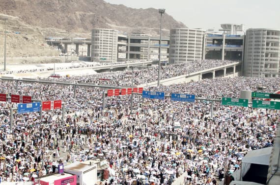 25 مليون حاج خلال 10 سنوات .. 3.2 مليون عام 2012