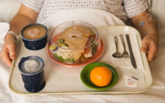 صحة الرياض تقيس رضا المرضى عن وجبات الغذاء في المستشفيات