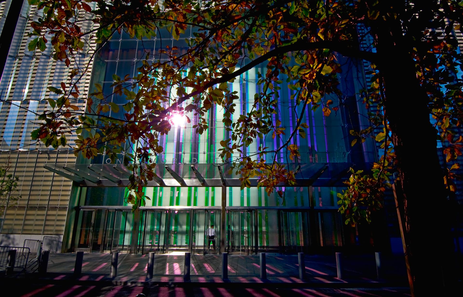 قصة مصورة : افتتاح مبنى "وان وورلد تريد سنتر" في نيويورك