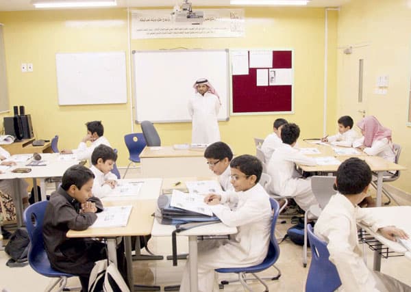 35 ألف ريال لإصدار رخصة تقويم أداء المدارس للمنشآت .. و2500 للأفراد