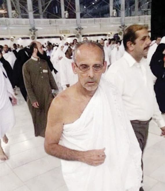 أبو ياسين .. قوة خفية جذبته للإسلام