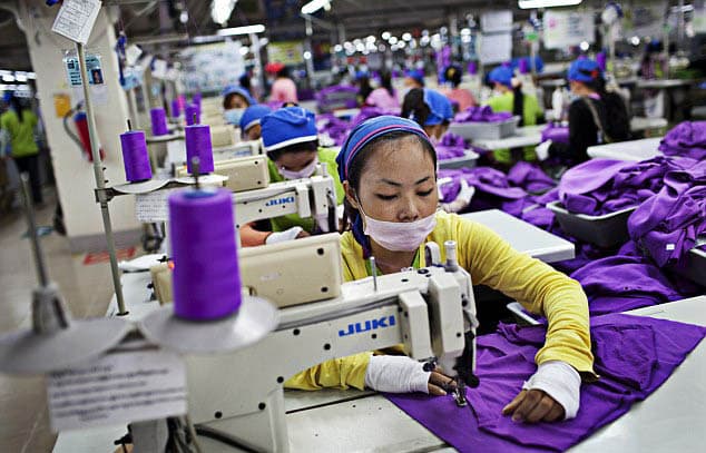 اقتراح برفع الحد الأدنى لأجور عمال الملابس في كمبوديا إلى 128 دولار