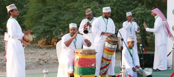 على جَبين العز طالع سعدنا