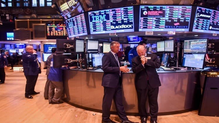 الأسهم الأمريكية تفتح دون تغير يذكر بعد بيانات أمريكية جيدة