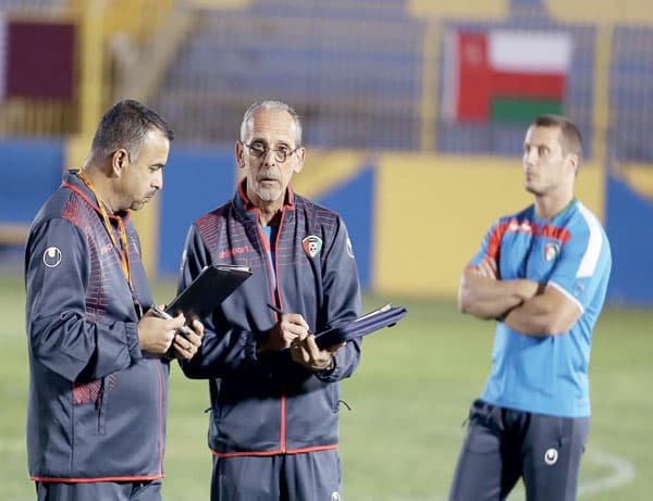 فييرا.. يدرب ولا يشعر بالأمان