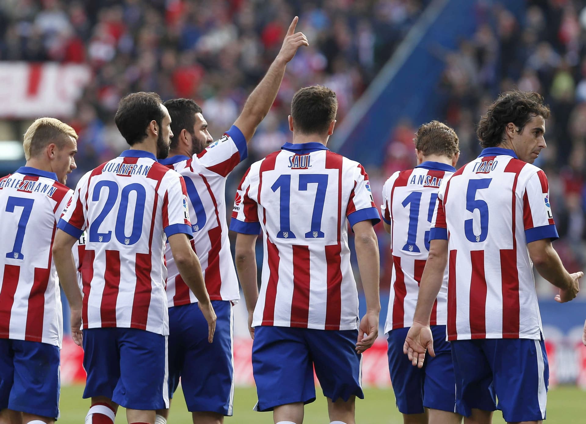 أتلتيكو مدريد يهزم "لاكورونيا" ويخطف الصدارة من برشلونة