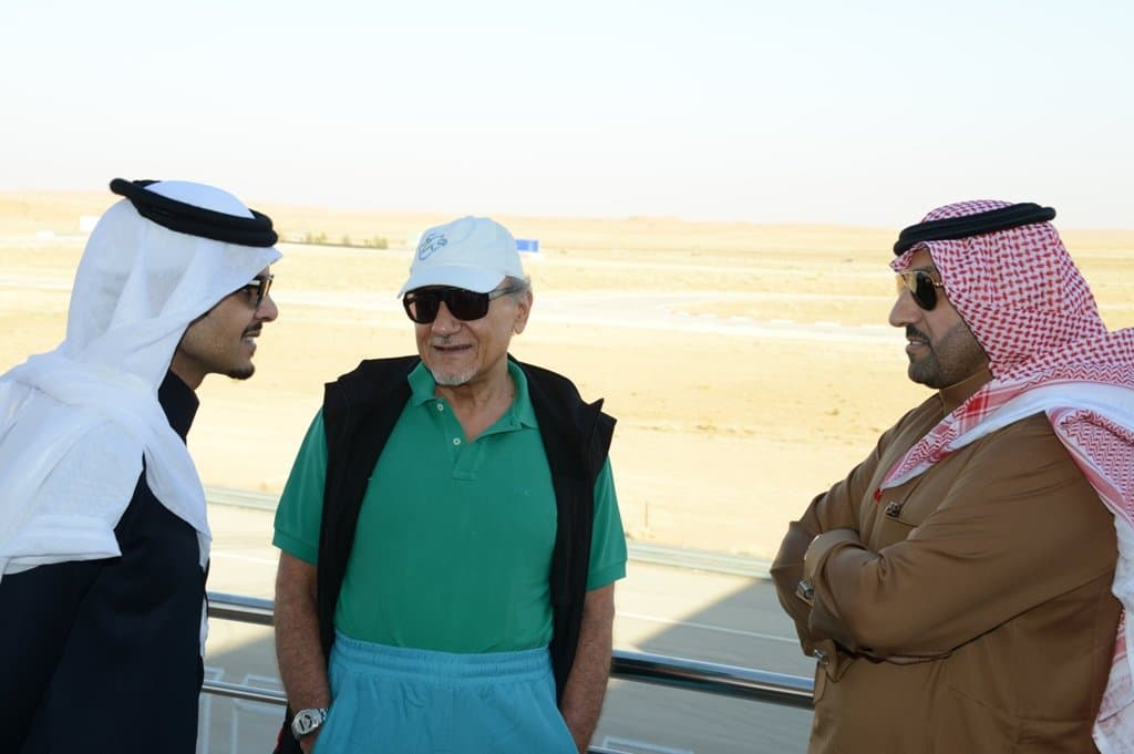 أمير الرياض يفتتح مهرجان السباقات السعودي الخامس للسيارات ويتوج الفائزين
