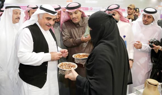 اشتراطات جديدة لتراخيص الأسر المنتجة  و83 % منهم غير مسجلين في «الضمان»