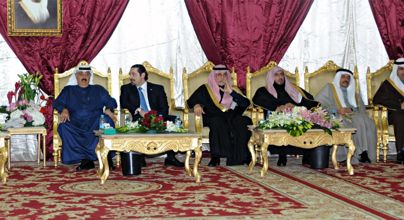 ولي العهد يطمئن على صحة خادم الحرمين الشريفين
