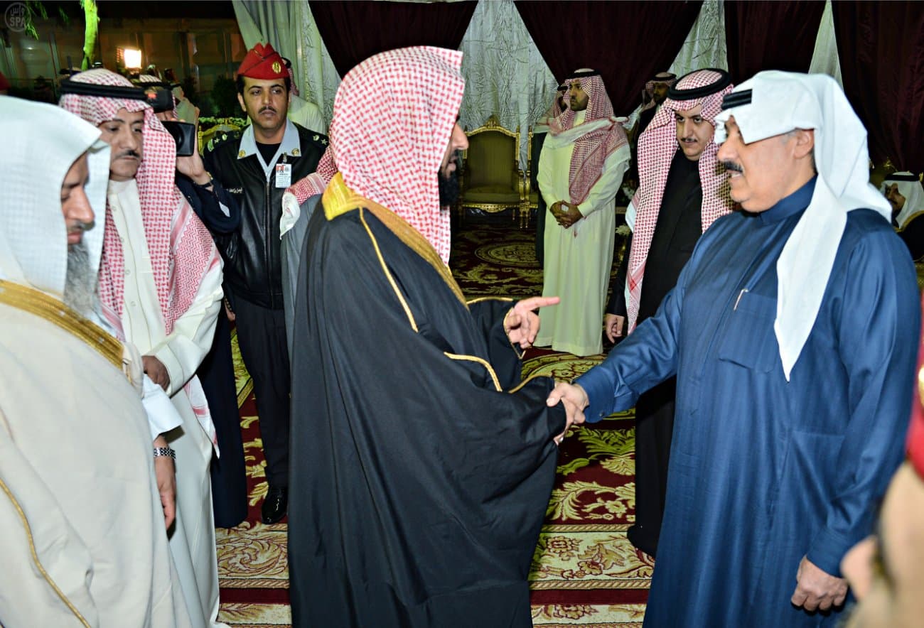 ولي العهد يطمئن على صحة خادم الحرمين الشريفين