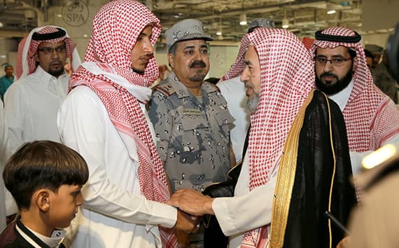 جموع المصلين في الحرم المكي يؤدون صلاة الجنازة على الشهيد البلوي تحقيقا لوصيته