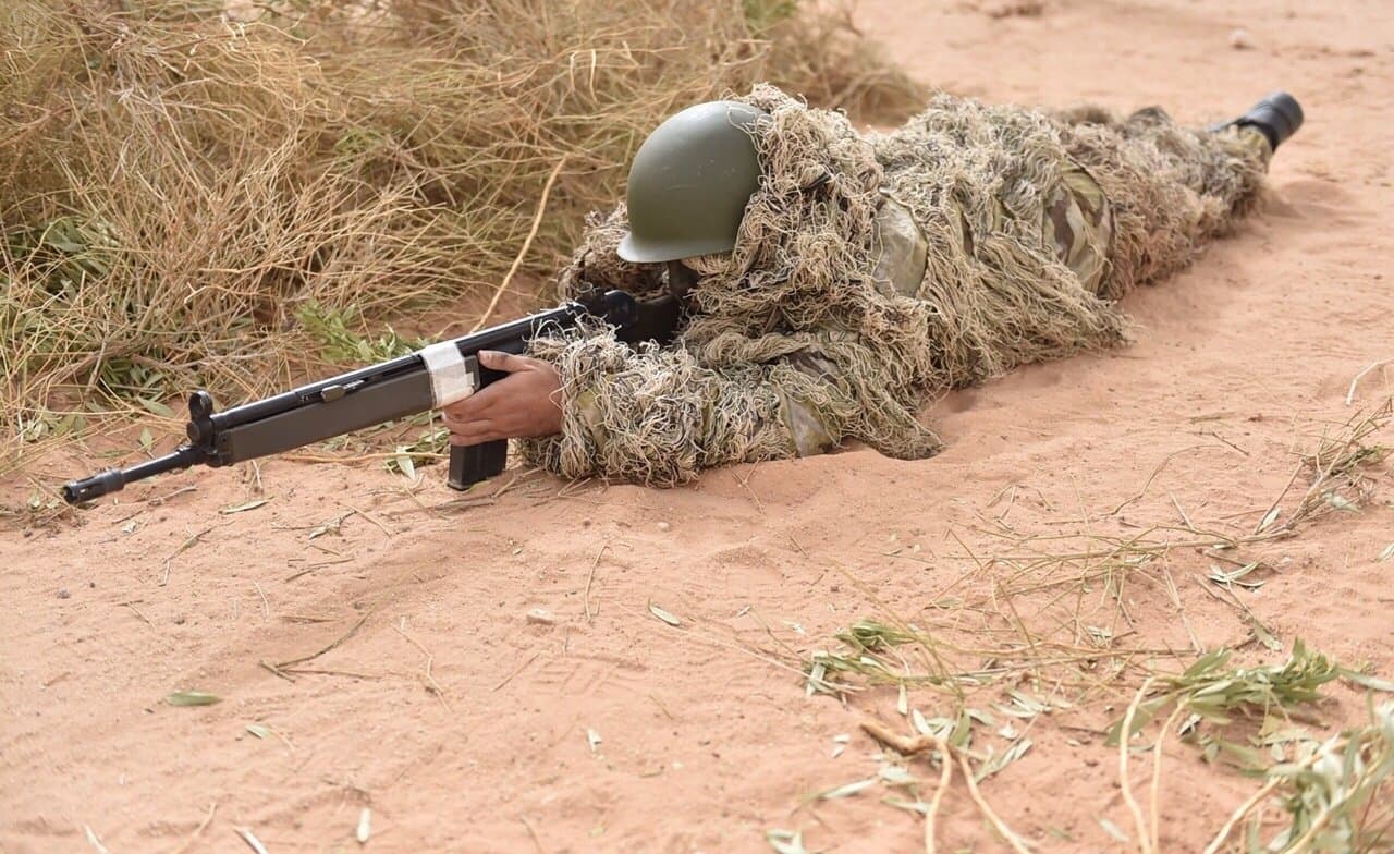 كلية الملك فهد الأمنية تقيم مشروع التعايش والتشكيلات القتالية لطلابها