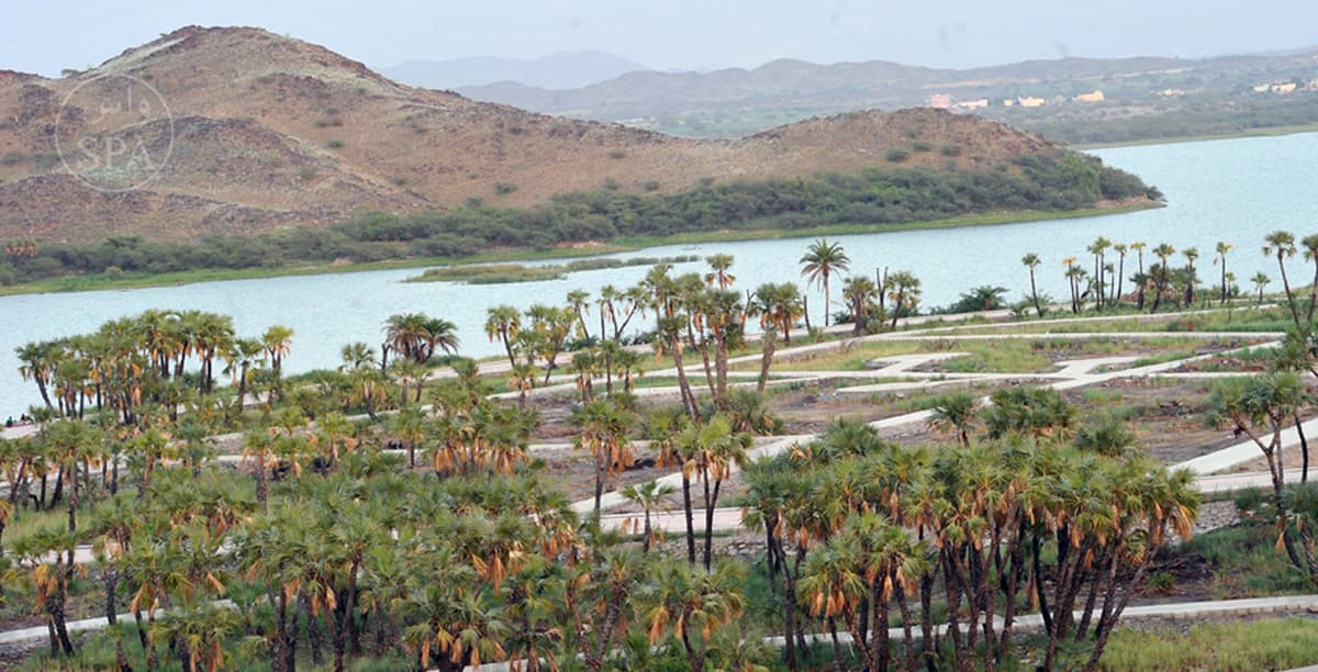 قصة مصورة : منتزه بحيرة السد .. منتجع سياحي بارز في أبوعريش