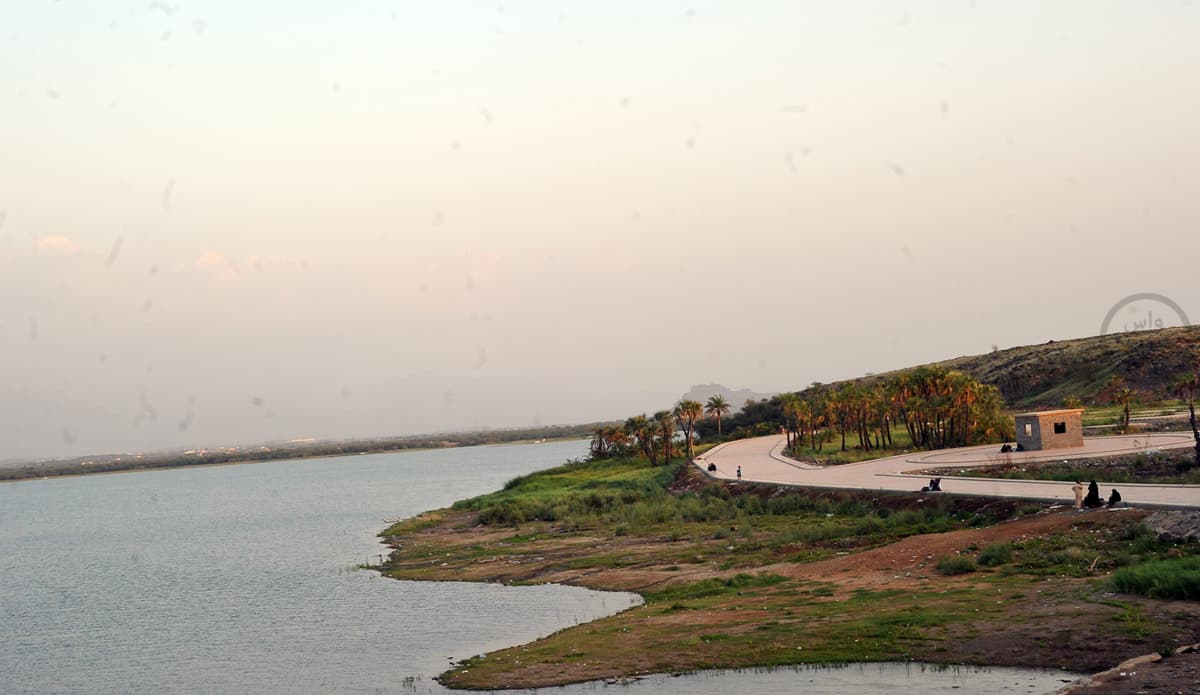 قصة مصورة : منتزه بحيرة السد .. منتجع سياحي بارز في أبوعريش