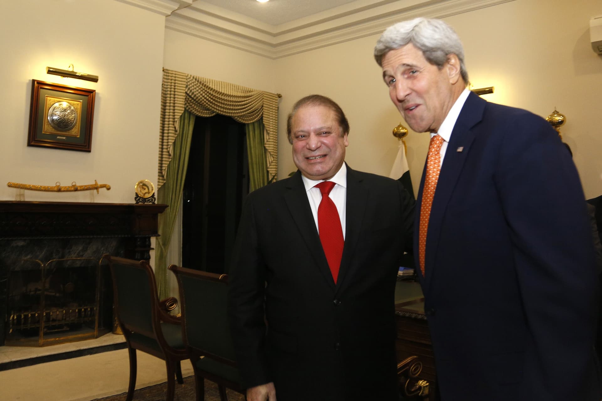 كيري يزور باكستان لبحث التعاون ضد الإرهاب