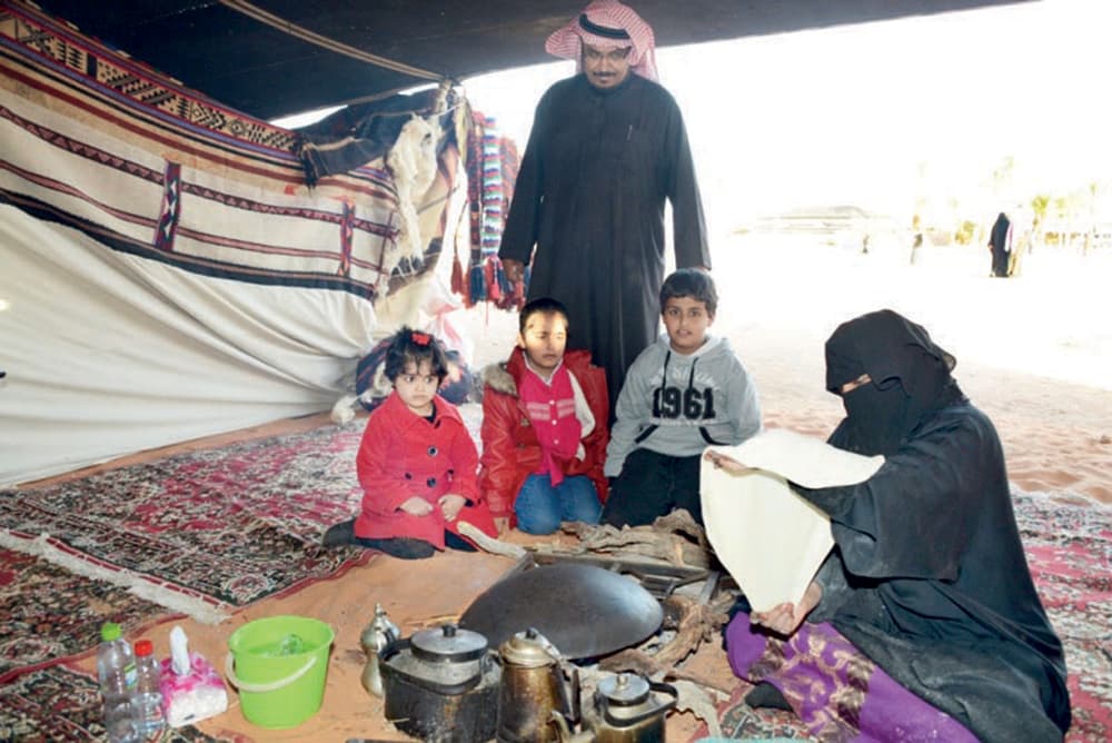 مشاهد تمثيلية تستلهم «حياة البادية» في مهرجان «صحراء حائل»