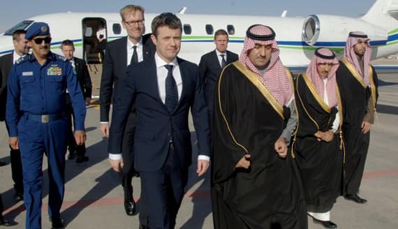 رؤساء الدول والوفود يغادرون الرياض بعد تقديم العزاء في وفاة الملك عبدالله