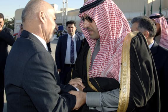 رؤساء الدول والوفود يغادرون الرياض بعد تقديم العزاء في وفاة الملك عبدالله