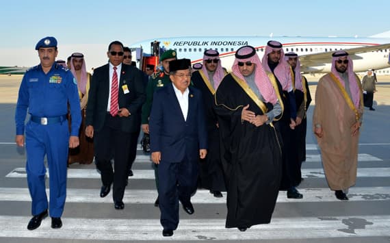 رؤساء الدول والوفود يغادرون الرياض بعد تقديم العزاء في وفاة الملك عبدالله