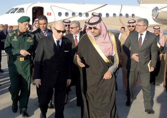 رؤساء الدول والوفود يغادرون الرياض بعد تقديم العزاء في وفاة الملك عبدالله