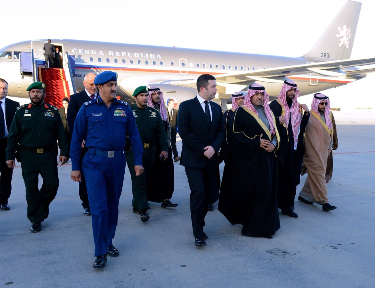 رؤساء الدول والوفود يغادرون الرياض بعد تقديم العزاء في وفاة الملك عبدالله