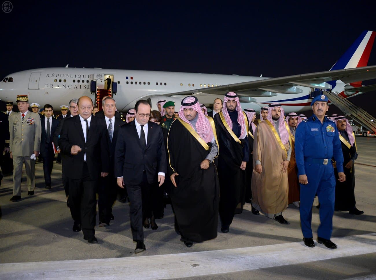 رؤساء الدول والوفود يغادرون الرياض بعد تقديم العزاء في وفاة الملك عبدالله