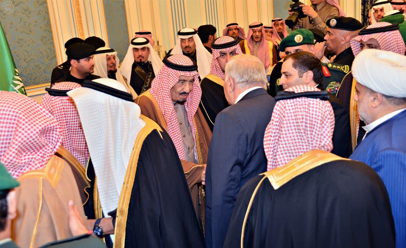 الملك سلمان بن عبدالعزيز يتلقى التعازي من الأمراء وقادة الدول