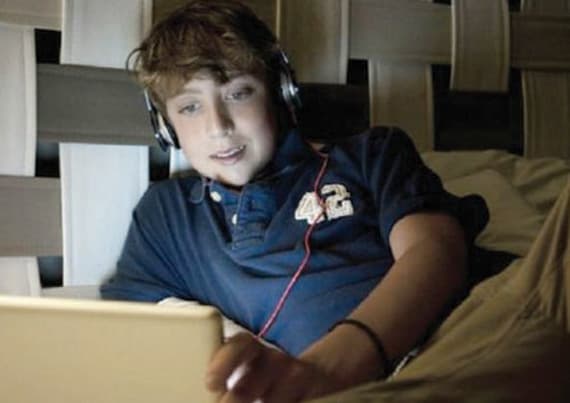 شاشة الكمبيوتر والجوال تعطل ساعتك البيولوجية وتفقدك النوم