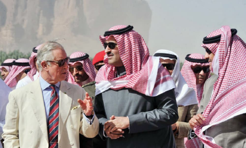 ولي العهد البريطاني يزور مدائن صالح ومواقع تاريخية بالعلا