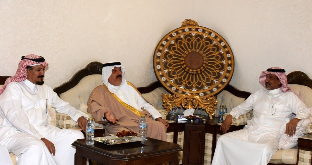 وزير الحرس الوطني يعزي أسرة الشهيد جديع القحطاني