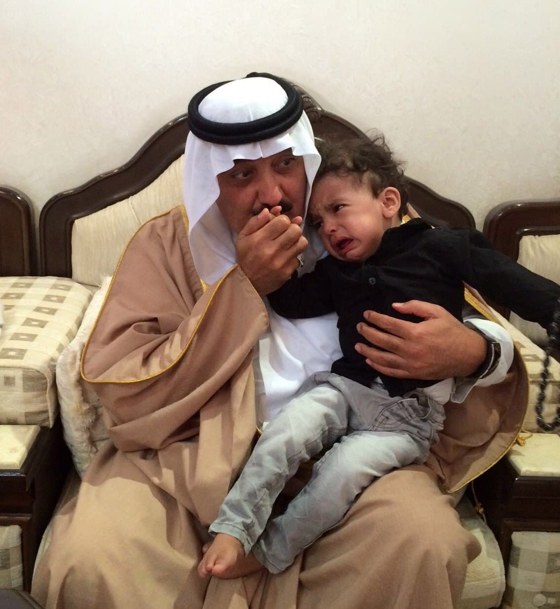 وزير الحرس الوطني يعزي أسرة الشهيد جديع القحطاني