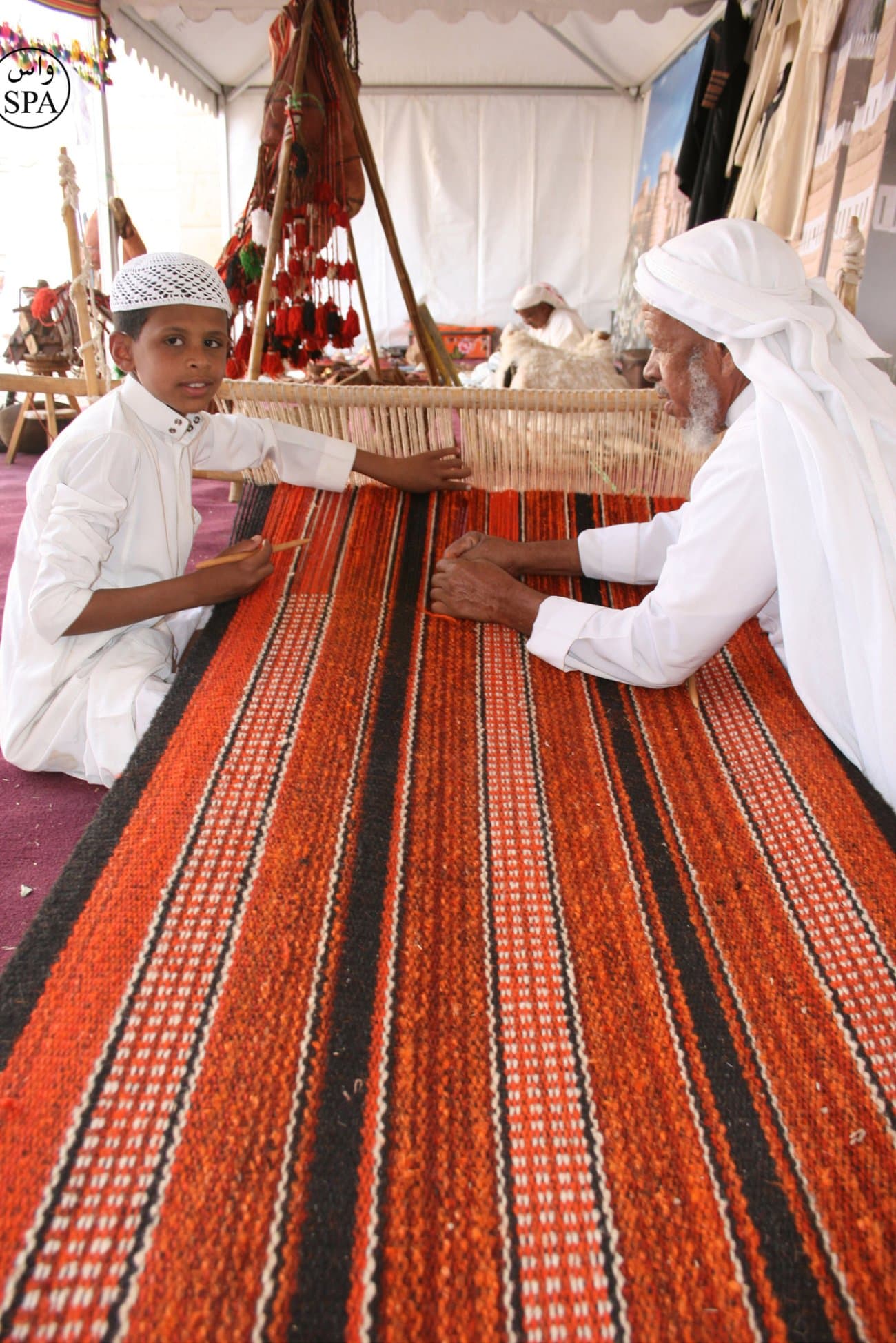 قصة مصورة: أسواق نجران الشعبية .. عودة إلى الماضي الأصيل