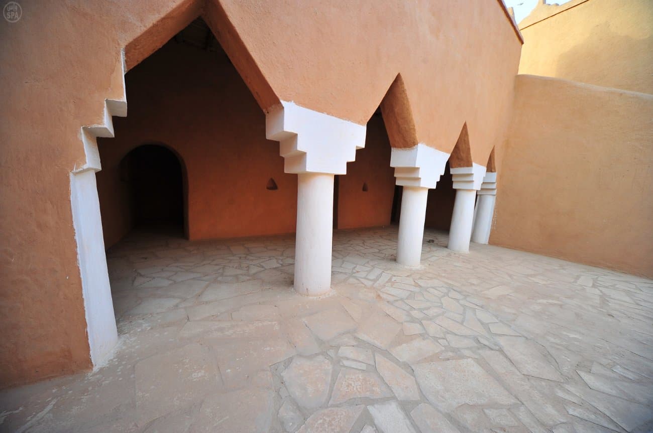 قصة مصورة: قصر الملك عبدالعزيز في وادي الدواسر بحلة جديدة بعد 107 أعوام