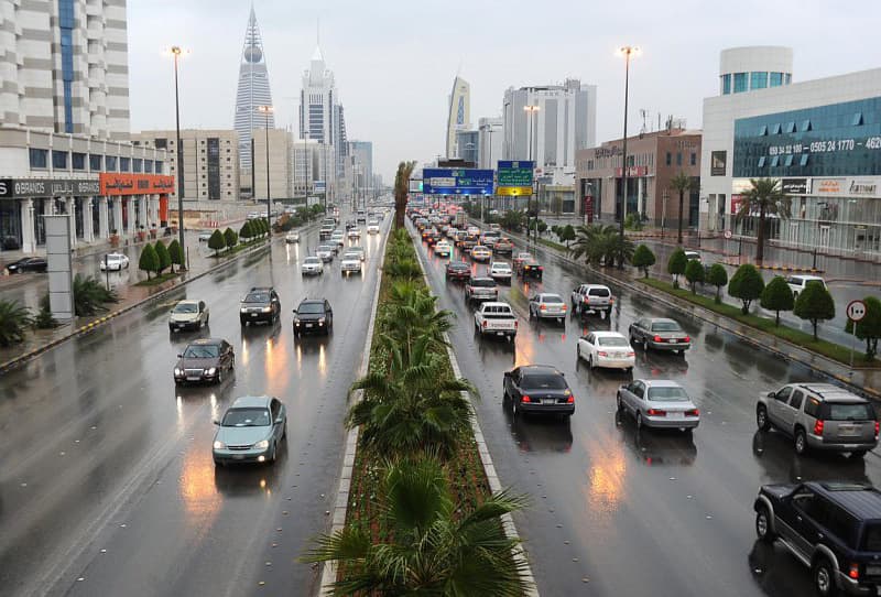 تعليم الرياض يستطلع آراء سكان العاصمة حول موعد الدوام المدرسي