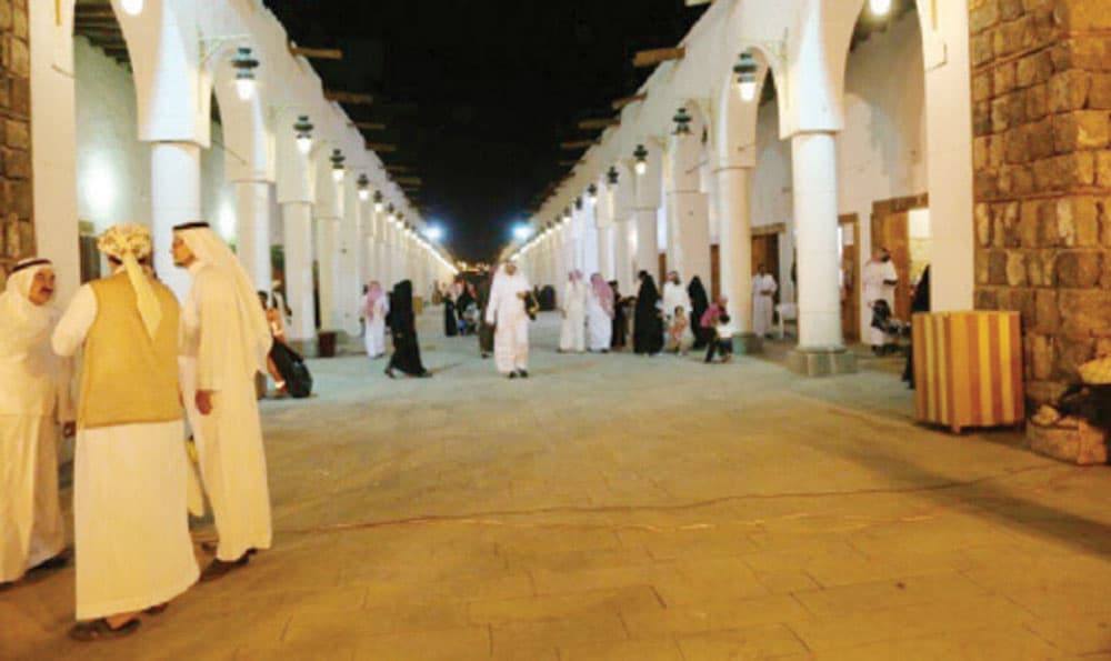 «العينية».. شارع ضم الصناعة والتجارة بالقرب 
من المسجد النبوي