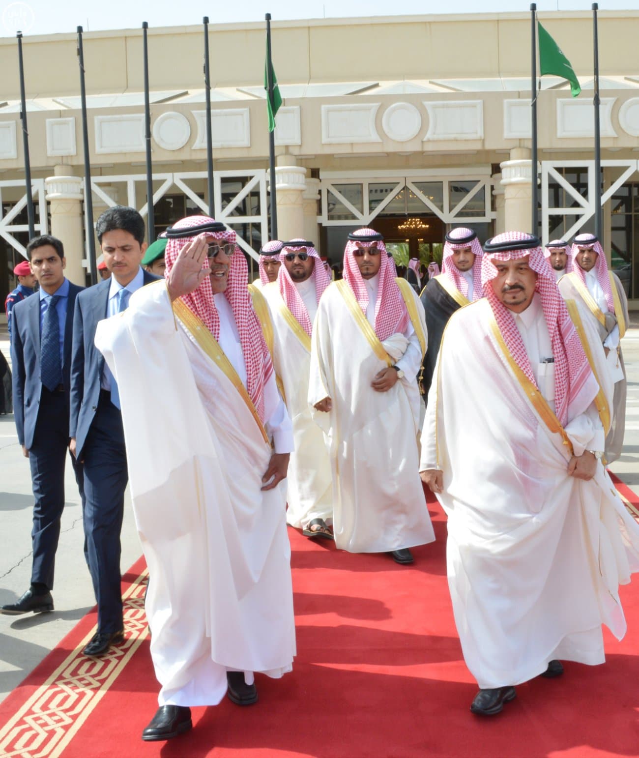 ولي العهد يؤكد وقوف المملكة الدائم والمستمر مع كل ما فيه خير وازدهار واستقرار مصر وشعبها الشقيق